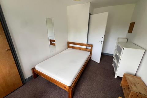 6 bedroom end of terrace house to rent, Coventry, CV4
