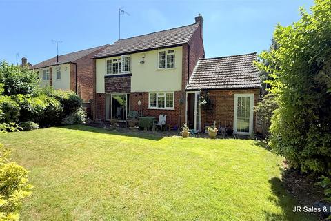 3 bedroom detached house for sale, Homewood Avenue, Cuffley