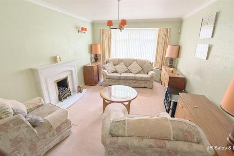 3 bedroom detached house for sale, Homewood Avenue, Cuffley