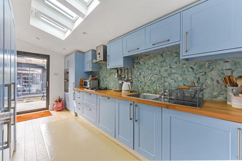 2 bedroom semi-detached house for sale, Whyke Lane, Chichester, PO19