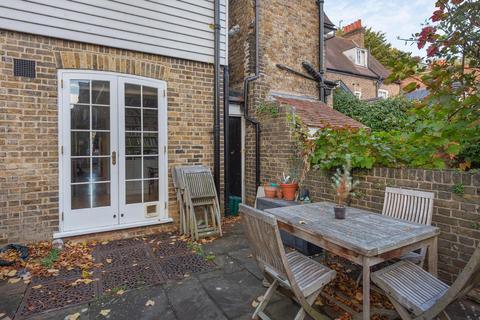 undefined, Brentford TW8