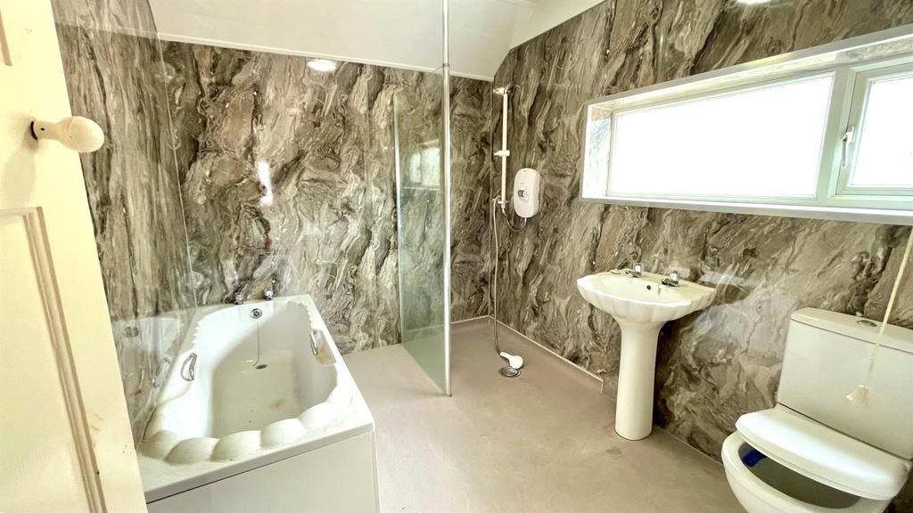 4 piece bathroom