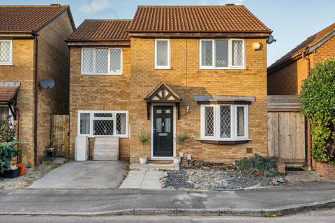 3 bedroom detached house for sale, Godwin Road, Stratton, Swindon, SN