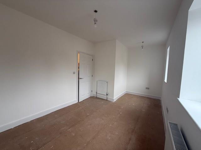 Bedroom 2-2.jpg