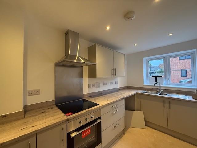 Kitchen 2.jpg