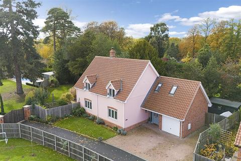 4 bedroom detached house for sale, Church Road, Elmswell