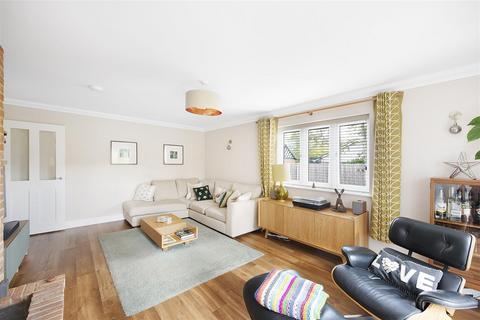 4 bedroom detached house for sale, Church Road, Elmswell