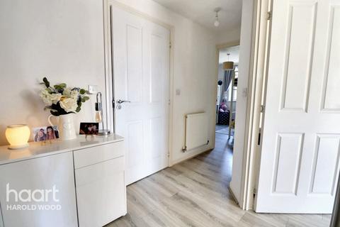 undefined, Meadfarm Close, Harold Hill