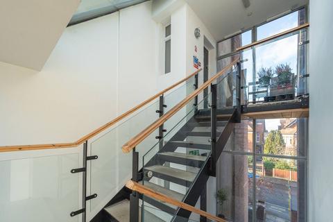 3 bedroom flat to rent, Harold Road, Crystal Palace, London, SE19