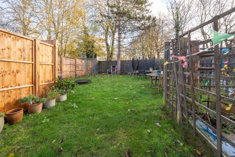3 bedroom flat to rent, Harold Road, Crystal Palace, London, SE19