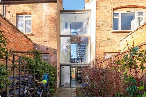 3 bedroom flat to rent, Harold Road, Crystal Palace, London, SE19