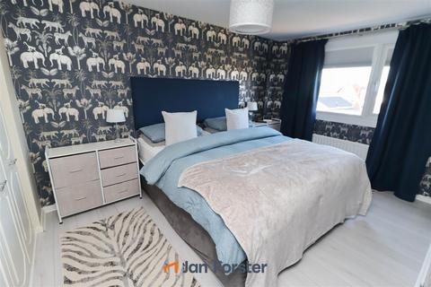 3 bedroom semi-detached bungalow for sale, Swinhoe Gardens, Wideopen, Newcastle Upon Tyne