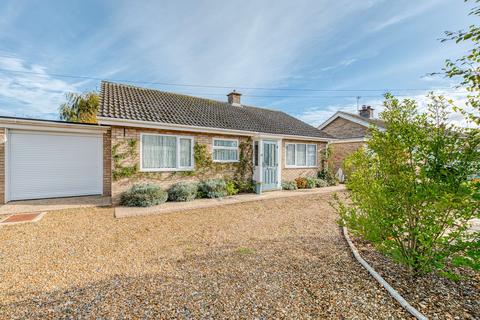 2 bedroom detached bungalow for sale, Henry Cross Close, Shipdham
