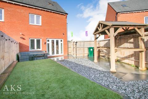 4 bedroom semi-detached house for sale, Wren Close, Derby DE65