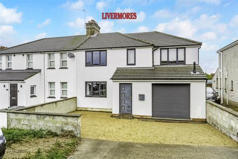 4 bedroom semi-detached house for sale, Watling Street, Dartford