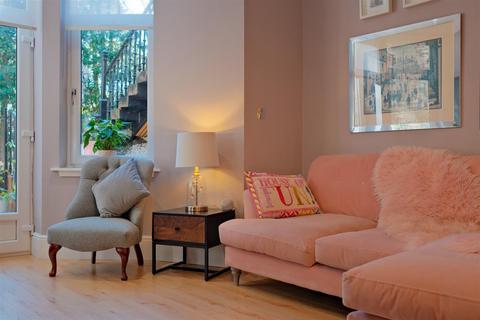 undefined, Buchanan Gardens, 199 Hamilton Road, Glasgow