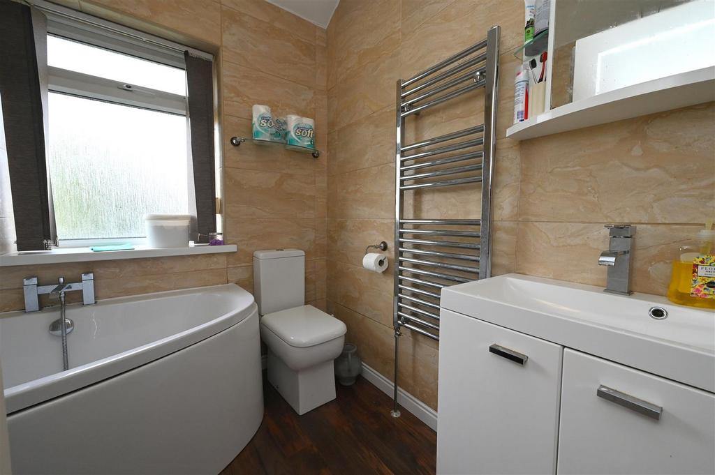Bathroom.JPG