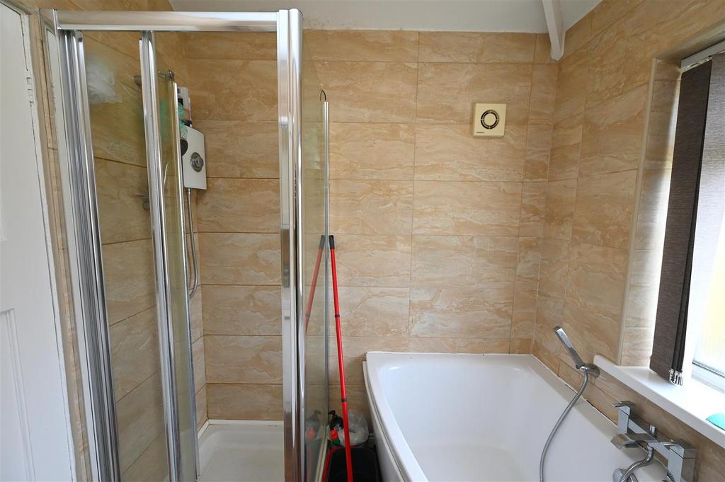 Bathroom1.JPG