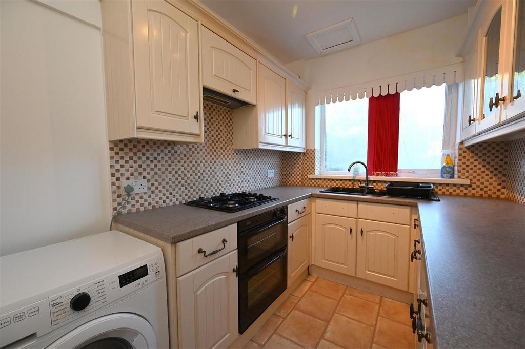 Kitchen1.JPG