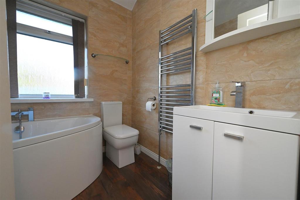 Bathroom.JPG