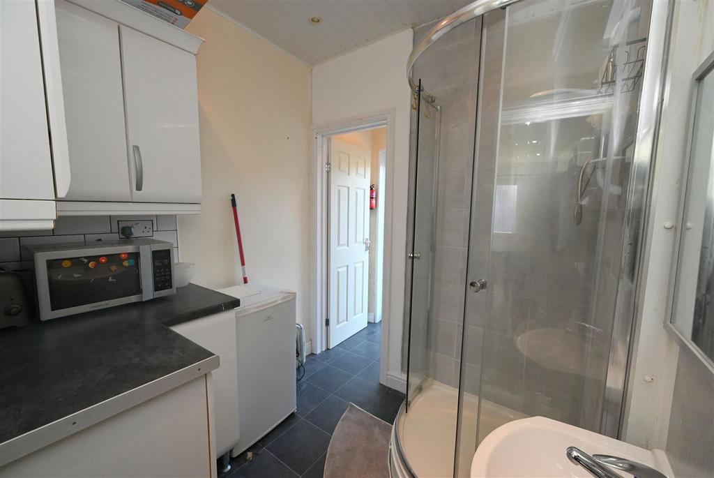 Shower room annex.jpg