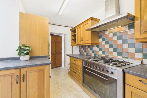 undefined, Oakwood Avenue, Mitcham, CR4