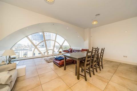 2 bedroom flat for sale, Uxbridge Road, London W5