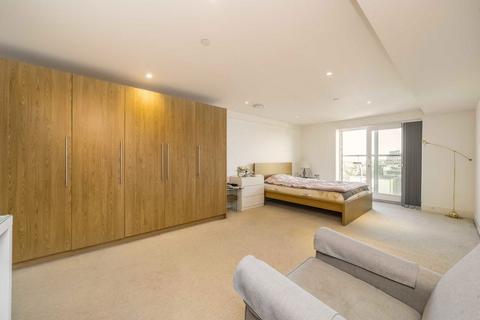 2 bedroom flat for sale, Uxbridge Road, London W5