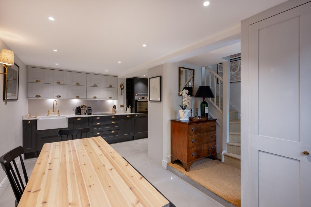 Private Realtor-23 Royal Crescent Mews-9 Lo