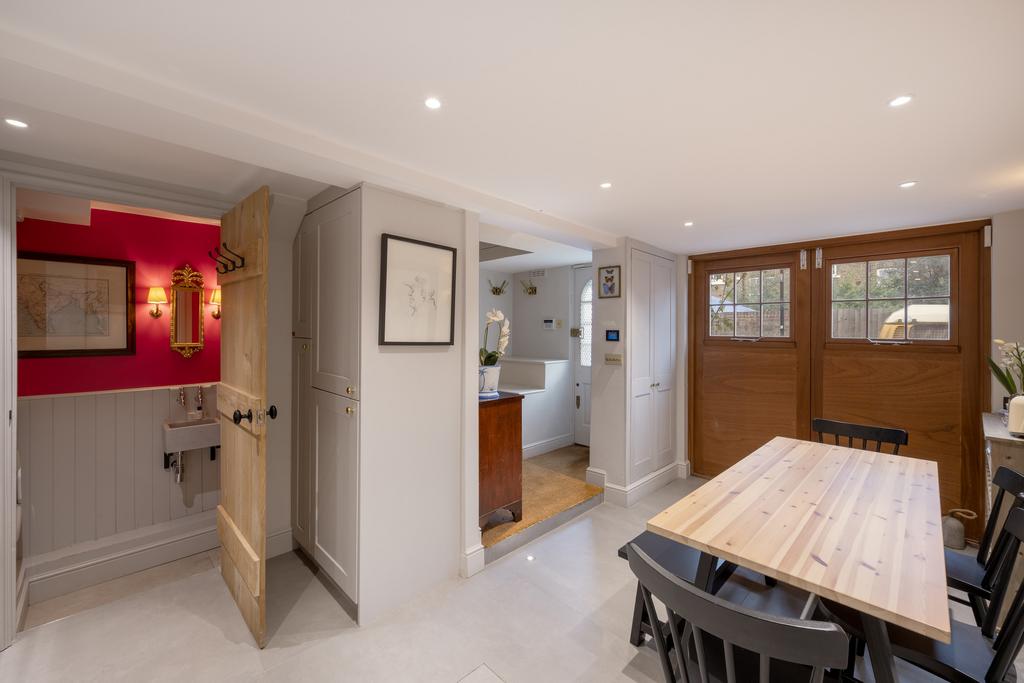 Private Realtor-23 Royal Crescent Mews-14 Lo