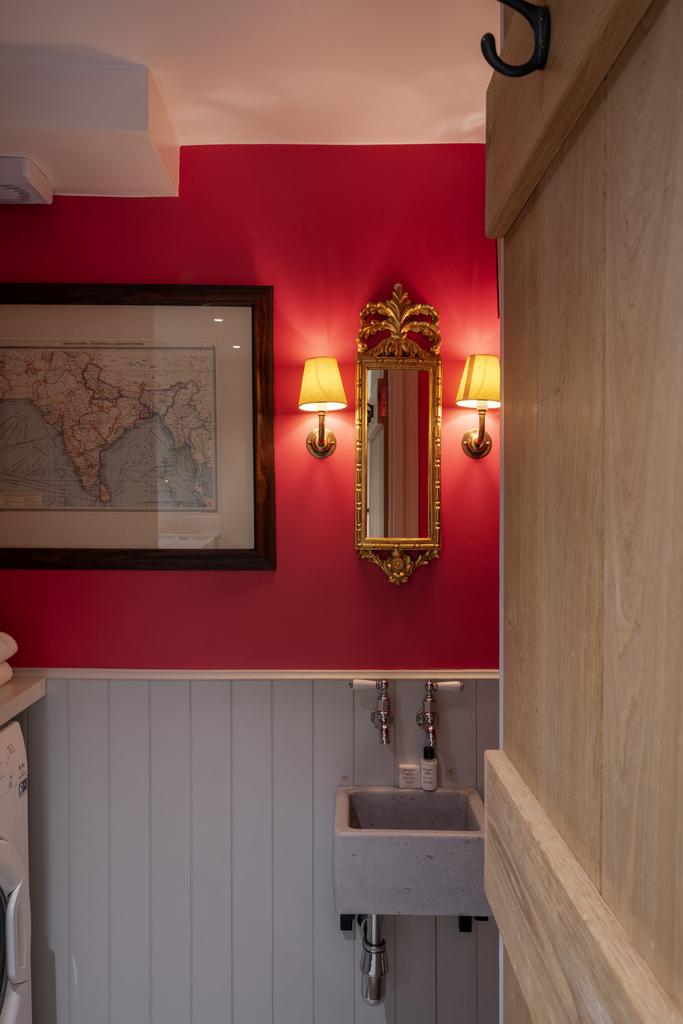 Private Realtor-23 Royal Crescent Mews-5 Lo