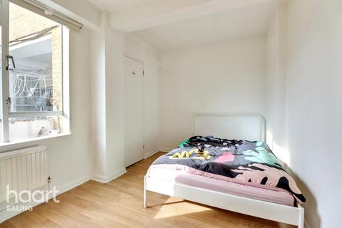 2 bedroom apartment to rent, John Aird Court, LONDON