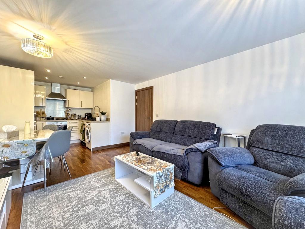 Open plan lounge/kitchen