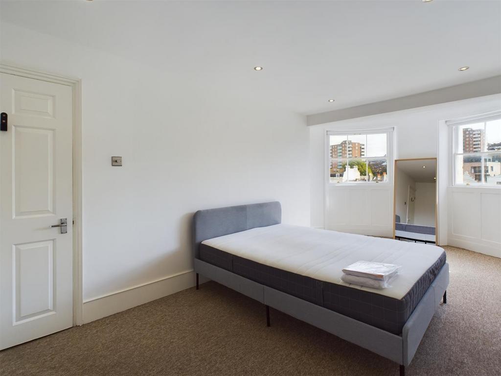 CAM02534 G0-PR0044-STILL011.jpg