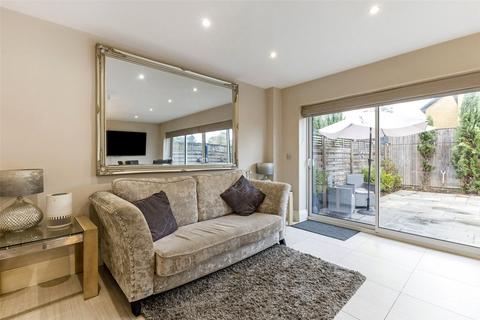 undefined, Kingsway Mews, Farnham Common, Slough, Buckinghamshire, SL2