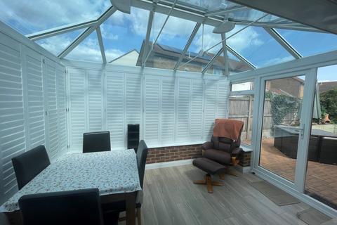 2 bedroom detached bungalow for sale, Hancocks Field, Deal, CT14