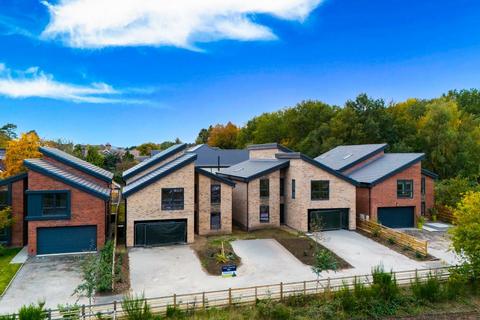 6 bedroom detached house for sale, Nightingale Way, Nottingham NG15