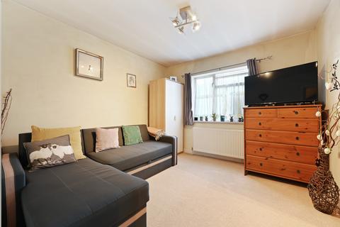 undefined, Greenford, UB6 8LZ