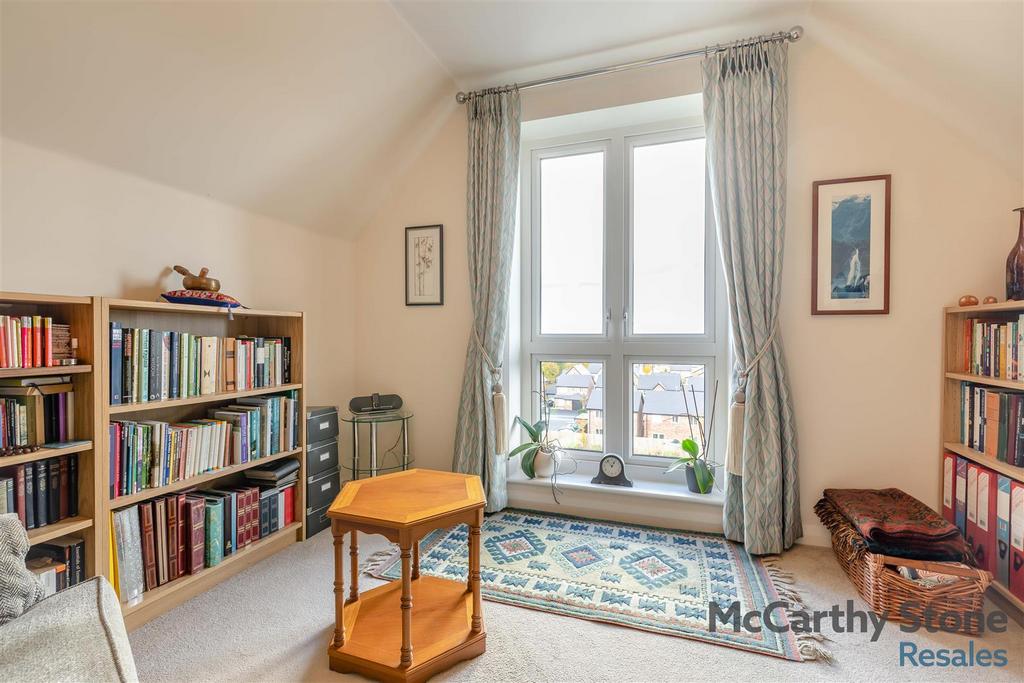 8667988-interior01.jpg