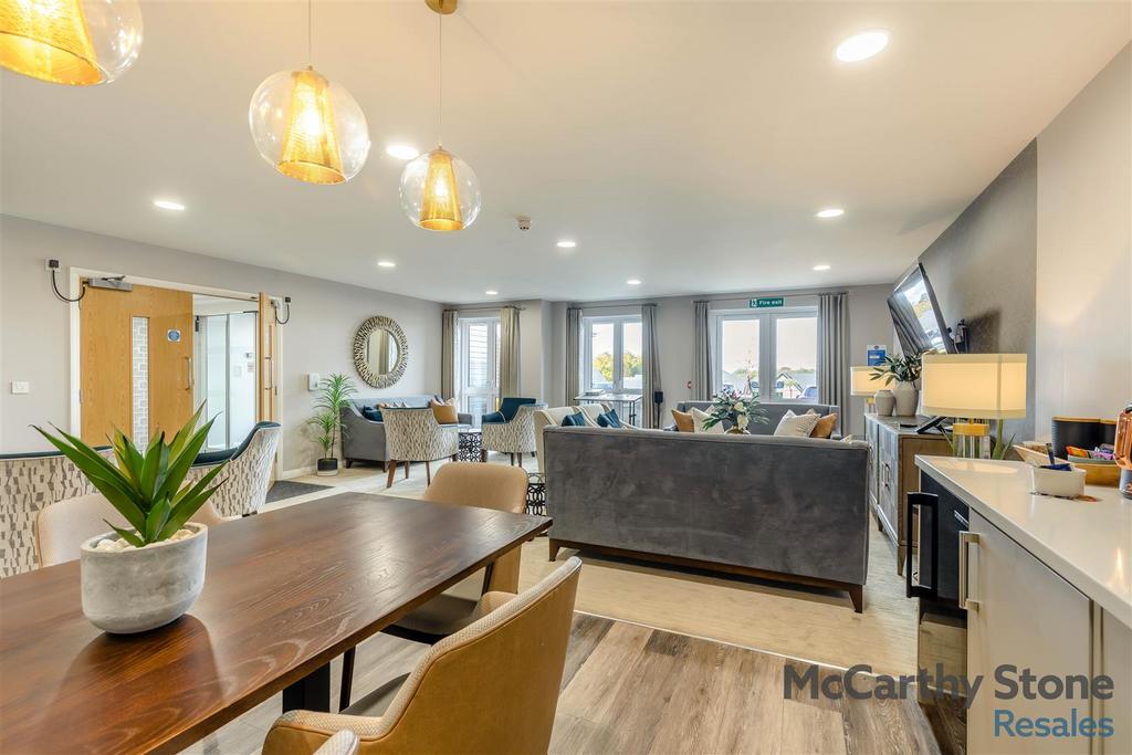 8667988-interior24.jpg