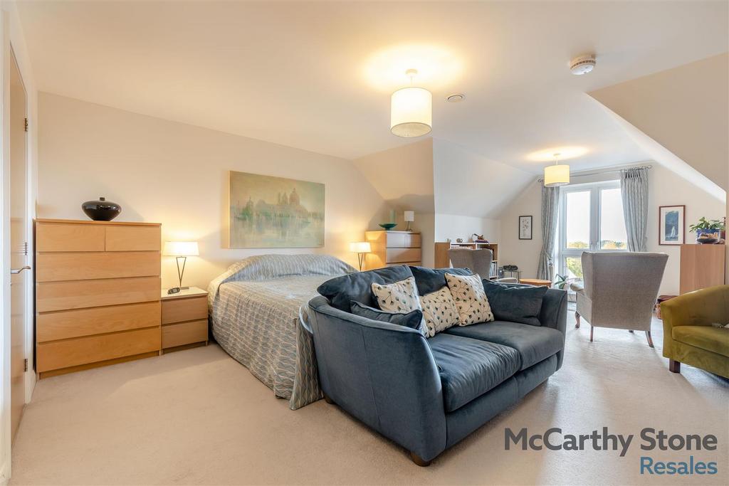 8667988-interior04.jpg