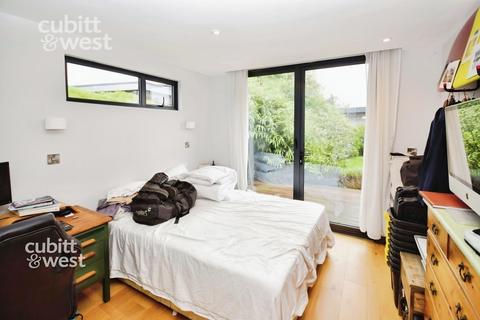 2 bedroom detached bungalow to rent, Chalvington Road, Golden Cross, BN27
