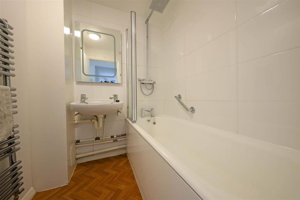 Nicholas james tillington bathroom .jpg