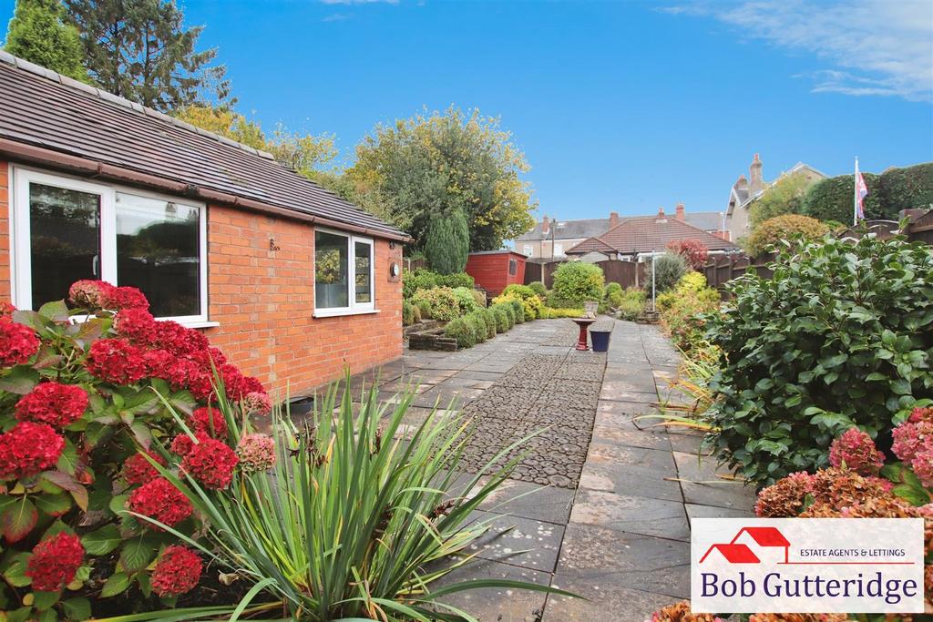 Enclosed rear yard
