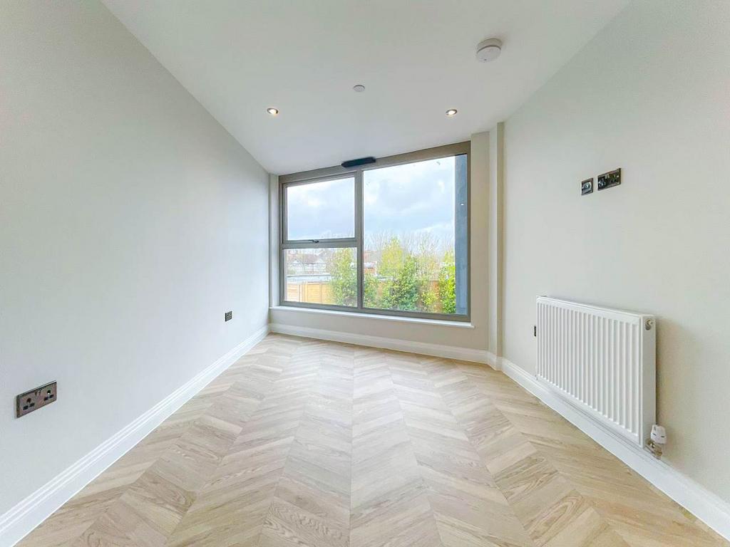 18 bowmont bedroom m