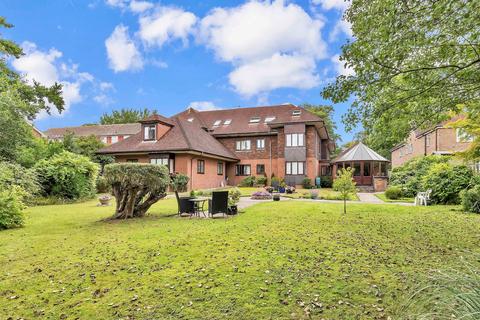 2 bedroom flat for sale, Fitzjohn Court, Hassocks, BN6 8QP