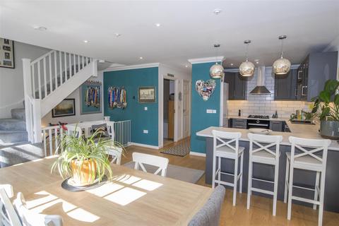 undefined, Gawton Crescent,,Coulsdon