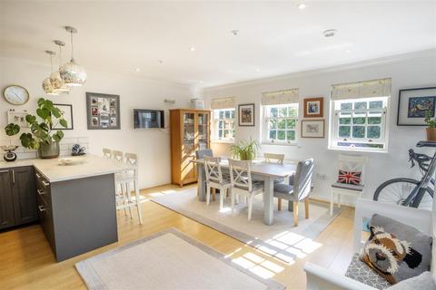 undefined, Gawton Crescent,,Coulsdon