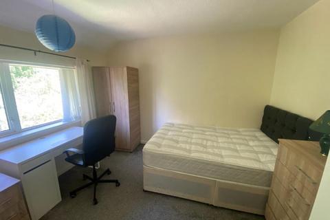 undefined, Streatham Road, Mitcham CR4