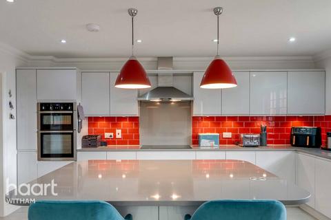 5 bedroom detached house for sale, The Willows, Great Braxted